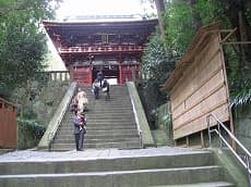 本殿へ