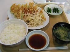 �M���[�U