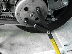 ���j�o�[�T���z���_�[